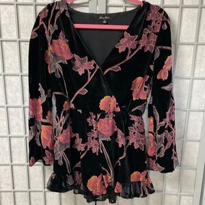Honey Punch Women's Velour Floral Deep V-Neck Romper Size Small